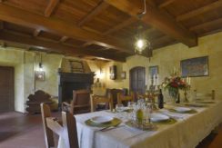 Sala pranzo - Dining room with fireplace