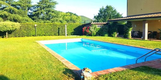 Rustico casale, CAPANNORI (LU)