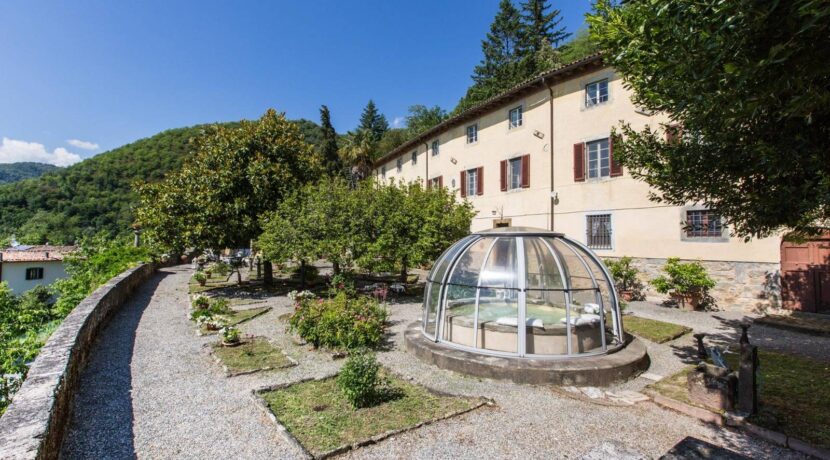 Vista sul giardino - View of the garden