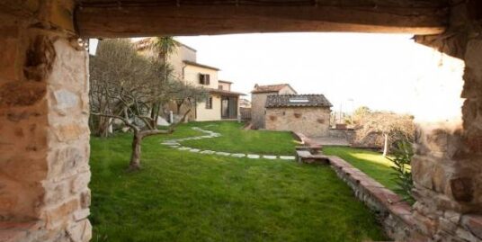 Rustico casale, CAMAIORE (LU)