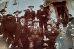 Giacomo Puccini con Narsete ed altri amici
